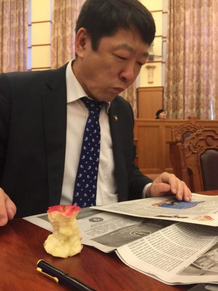 Танхимд алим идэхийг хориглоно!!!