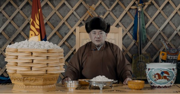 МАН-ын даргын сар шинийн мэндчилгээ