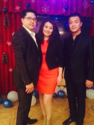 Анууш сүй тавьсан найз бүсгүйгээ танилцууллаа