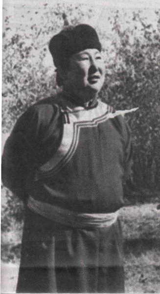 МУГЖ Д.БАТТӨМӨР: Уртын дуу заримдаа хөшигний хөгжим болдог байлаа