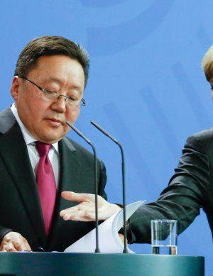 Ц.Элбэгдорж улсынхаа аюулгүй байдалд маш халтай зүйл хийлээ гэж шилдэг сэтгүүлч мэдээлэв /бичлэг/