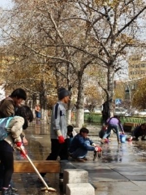 Хувийн хэвшлийн байгууллага, аж ахуйн нэгжүүдтэй хамтран хотын төвийн гол гудамжуудыг тохижуулна