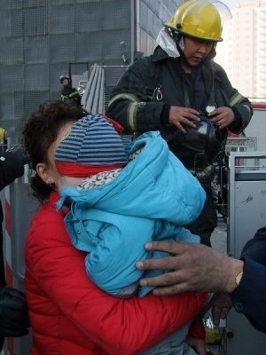 0-52 насны дөрвөн иргэнийг галаас аварчээ