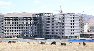 Төрөх эмнэлэг барьж өгөх сэтгэл дутсан төрөөс гуйхгүй