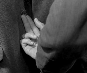 МУБИС орчмоор халаасны хулгай ихэслээ