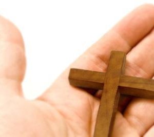 Дөрвөн настай дүүгээ хөтөлсөн есөн настай Б.Маралмаа Монгол дахь шашны ирээдүй юу