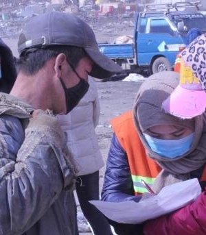 Хогийн цэг дээр ажиллаж байгаа иргэдийг бүртгэлжүүллээ