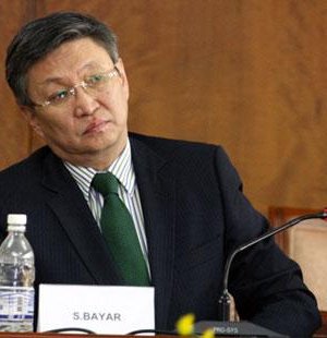 С.Баяр: Би солиотой биш, нэг газар долоон байшин авах хэрэг байна уу