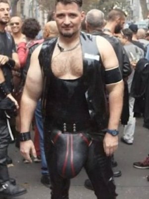 Дөрвөн кг жинтэй эрхтэнтэй герман эр секс хийж чаддаггүй