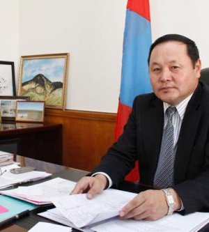 Я.Батсуурь Н.Алтанхуягийн “хөлд” чирэгдэн золиослогдов уу