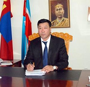 Аймгийн Засаг дарга нар бужигнаж эхлэв