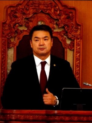 Эдийн засаг хэзээ сэргэх вэ, Ерөнхий сайд аа