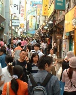 Солонгост сурч байсан оюутан гурван жилийн ял сонсов