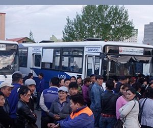 Нийтийн тээврийнхэн “даварсан” удирдлагууддаа “бууж өглөө”