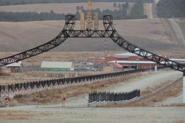 Оросын тэрбумтан Алтанбулагийг сонирхов