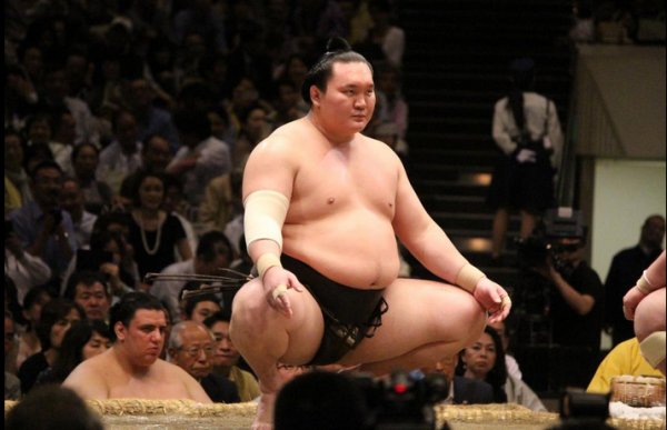 Нагоя башёг Монголын хоёр аварга тэргүүлж байна