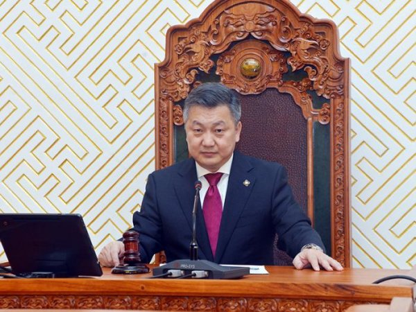 Ээлжит бус чуулган товлон зарлах тухай захирамж гаргалаа