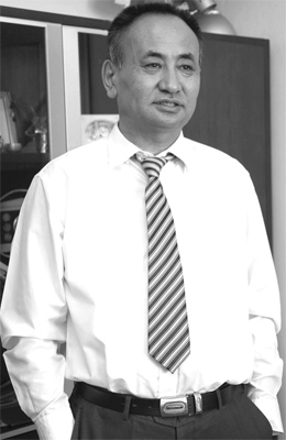 Гашуун сухайтын төмөр замын дарга Х.Ганболд өөрийн хүсэлтээр ажлаас чөлөөлөгдөх өргөдлөө өгчээ