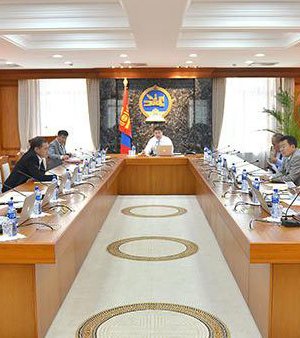 Төрийн болон төрийн өмчит 15 компанийг хувьчилна