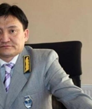 Хятадуудад виз дамлан худалдсан А.Мурат гэр бүлээрээ Казахстан руу зугатаажээ