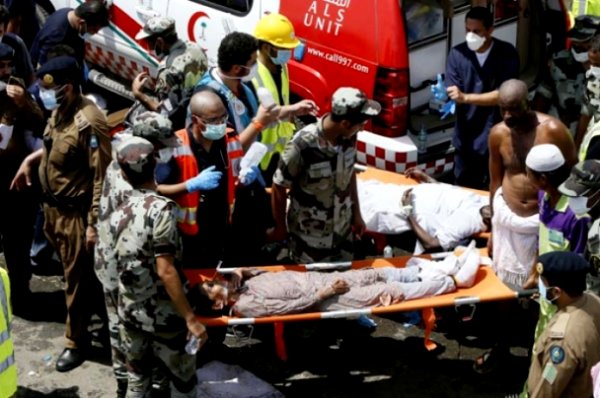 Саудын Араб улсад их мөргөлийн үеэр 700 гаруй хүн амиа алджээ