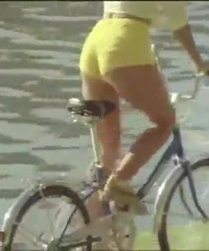 Эрчүүд сайхан эмэгтэйг хараад амиа өгөхөөс ч буцахгүй амьтад