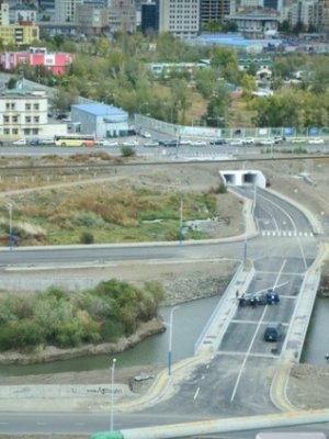 Дунд гол дээгүүр 58 метр урт гүүр тавьж байна