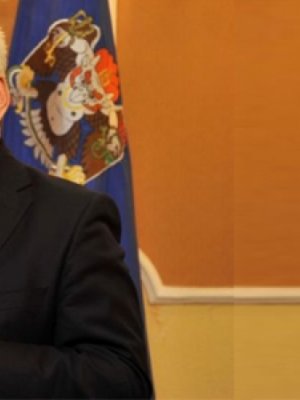 Түүхэнд байхгүй их мөнгөтэй Засаг дарга Э.Бат-Үүл