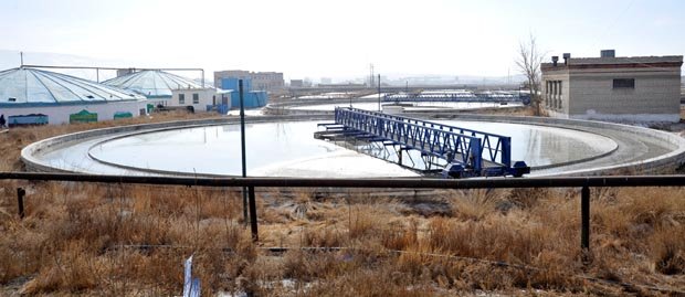 Сайд, дарга нар аа, цэвэрлэх байгууламж дээрээ очоод хуралдаач