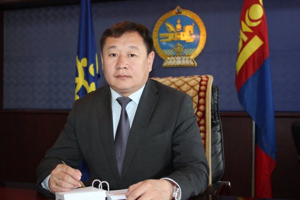 Дархан-Уул аймгийн ЭКС засаг дарга  С.Насанбатыг хорьжээ