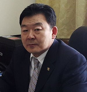Ц.Цолмон сайд эхнэрээ төсвийн мөнгөөр “тансаглуулжээ”