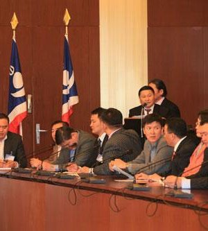 АН-ын Засаг нь ч унаж, нам нь ч задрах төлөвтэй