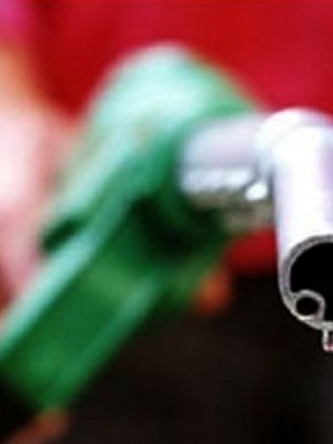 Долоон шатахуун түгээх станцын үйл ажиллагааг зогсоолоо