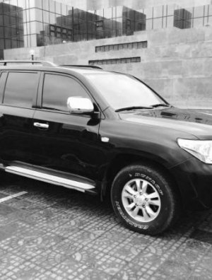 Монголчууд маш бага цалинтай ч маш үнэтэй том машин унадаг нь сонин