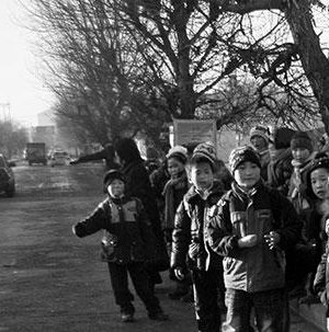 Хүүхдийн автобусны хүрэлцээг нэмэгдүүлье