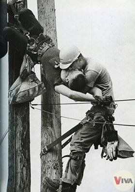 «Амьдралын үнсэлт»