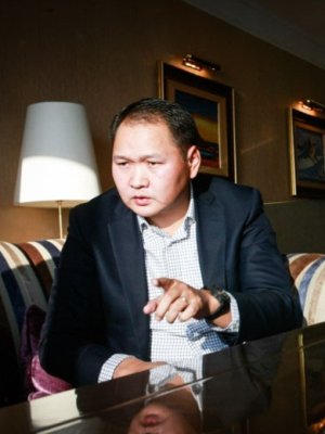 “UFC” группын О.Амартүвшин мисс эхнэрээ сорихоор шийджээ