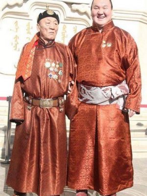 Дархан аварга Ж.Мөнхбат алтан хуримаа хийнэ