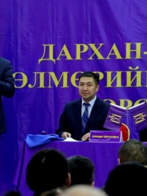 ХҮН-ынхан дотооддоо зөрчилдөж, намын даргаа эсэргүүцэж эхэллээ