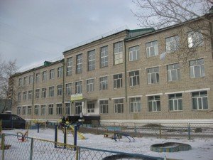 Нийслэлийн сургуулиуд гурван ээлжжр хичээллэдэггүй болно