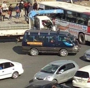 ЗЦГ: Налайхын замд суудлын тэрэг автобустай мөргөлдөж хүний амь үрэгджээ