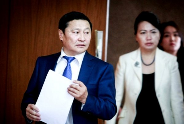 Ерөнхийлөгчийг 