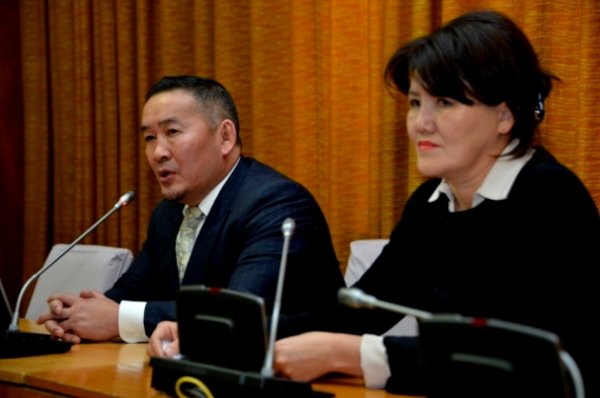 Шалгуулахгүйн тулд ЗГ-ыг огцруулна гэж дайрах нь зөв үү, АН-ын хямрал ужгирч төрийн хямрал болох нь