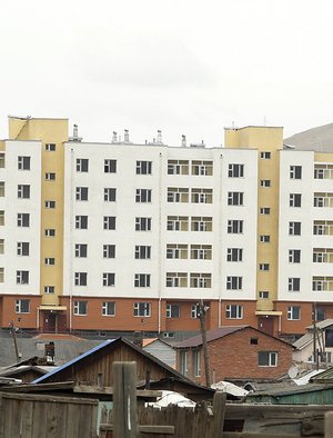 Түр суурьшуулах 50 айлын орон сууц ашиглалтад орлоо