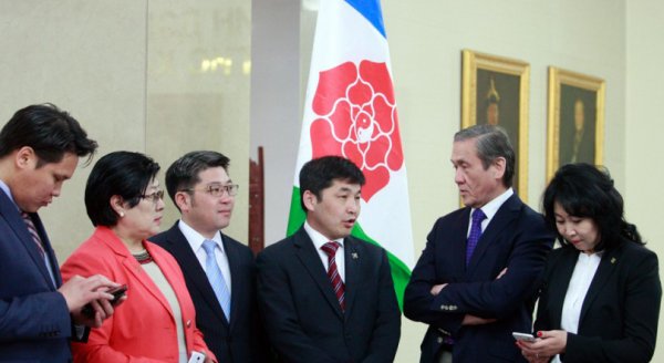 Алтан загасны үлгэрийн эмгэн лугаа Н.Энхбаяр