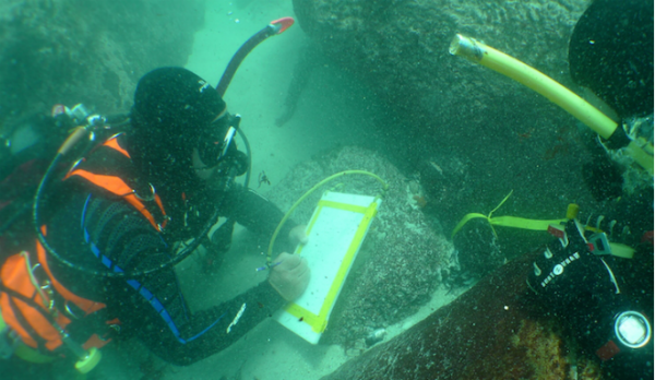 Израилийн археологичид Далайн гүнд хайгуул хийж байгаад хүний дүрс харжээ. Очоод хартал...