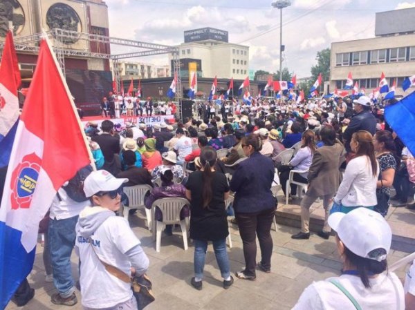 Нэр дэвшигч МӨНХӨӨГИЙН ОЮУНЧИМЭГ тойргийнхоо сонгогчидтой уулзлаа