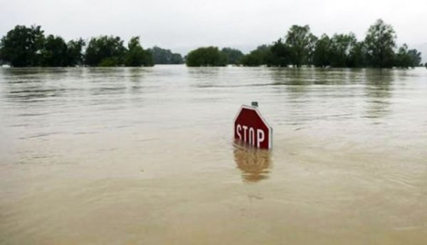 Бага насны хүүхдүүдийг гол усны эрэг дагуу явуулж, тоглуулахгүй байхыг анхаарууллаа