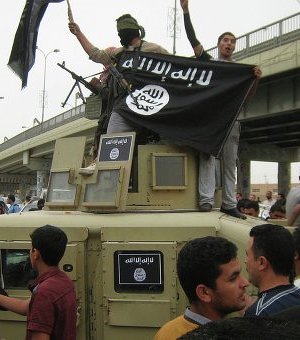 ХҮМҮҮС ЭЛЬ-ФАЛЛУЖИГААС ЗУГТАХЫГ ОРОЛДООД “ИСЛАМЫН УЛС”-ЫНХАНД БУУДУУЛСААР БАЙНА