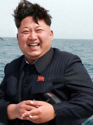 Ким Чен Ун зөвхөн тамхиндаа 30 сая фунт зарцуулсан гэнэ